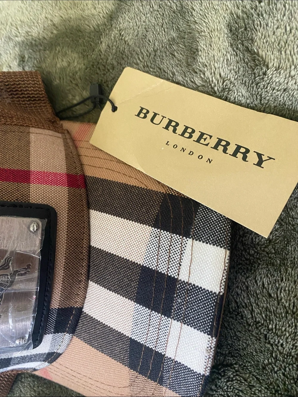 Burberry Beige Black White Plaid Trucker Hat - Picture 2 of 7